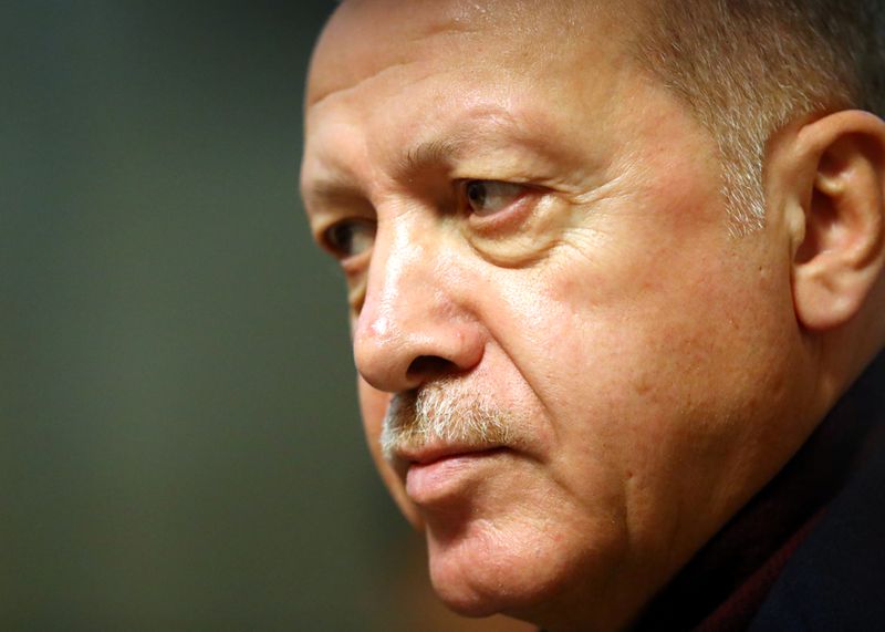 أردوغان: تركيا سترد على أي عقوبات أمريكية محتملة