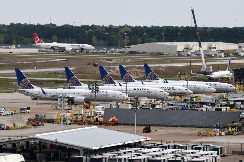 © Reuters. FILE PHOTO:  United Airlines planes, including a Boeing 737 MAX 9 model, are pictured at George Bush Intercontinental Airport in Houston