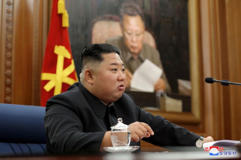 © Reuters. North Korean leader Kim Jong Un speaks during the Third Enlarged Meeting of the Seventh Central Military Commission of the Workers' Party of Korea