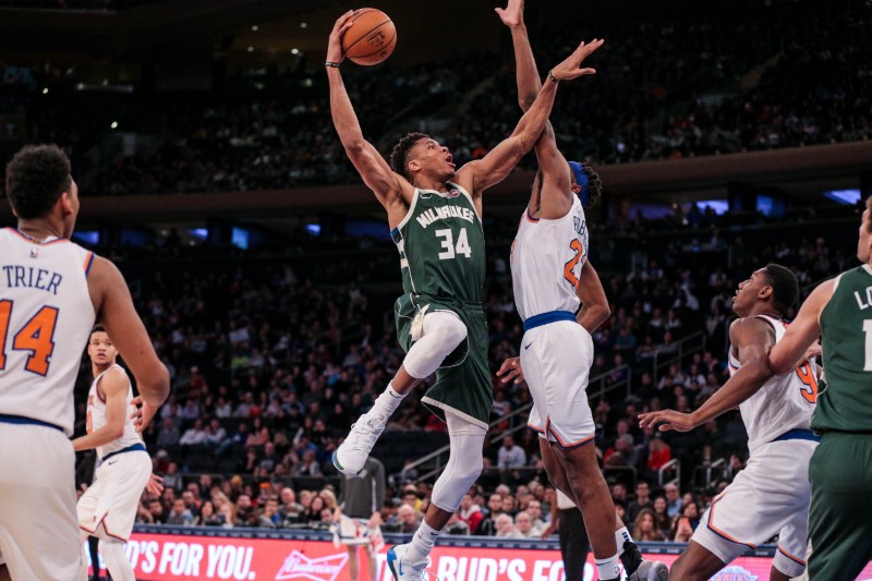 NBA roundup: Bucks blast Knicks, tie franchise-best start