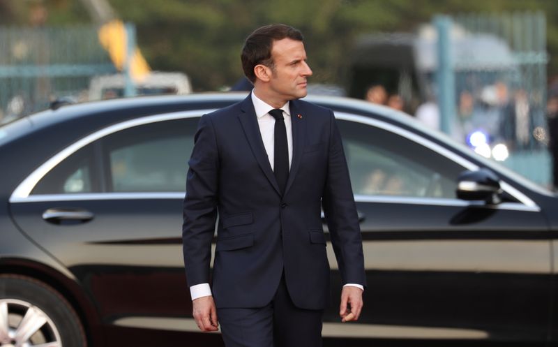 Macron pide una tregua en la huelga por las pensiones francesas durante la Navidad