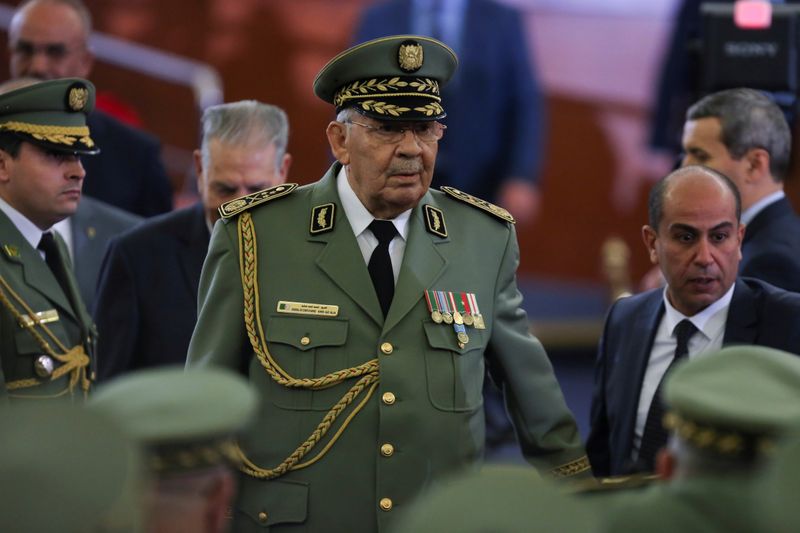 © Reuters. وفاة رئيس أركان الجيش الجزائري في مرحلة دقيقة من الأزمة السياسية