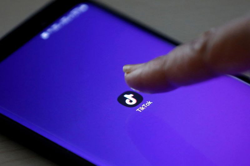 © Reuters. FILE PHOTO: The logo of the TikTok app is seen on a mobile phone screen