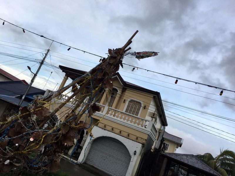 الإعصار فانفون يفسد احتفالات عيد الميلاد في وسط الفلبين