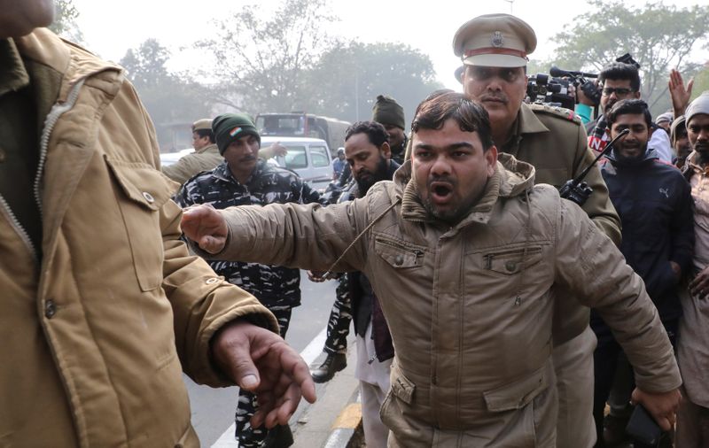 ولاية هندية تطالب المحتجين بتعويضات عن الأضرار وتهدد بمصادرة ممتلكاتهم