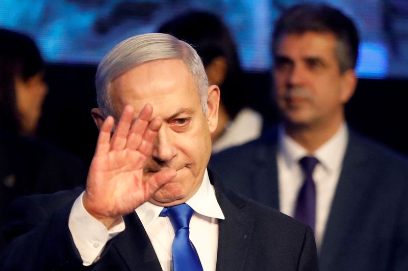 © Reuters. FILE PHOTO: Israeli Prime Minister Benjamin Netanyahu addresses members of his right-wing party bloc at a conference in Tel Aviv