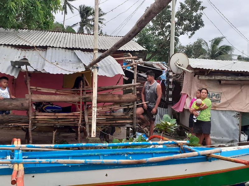 フィリピン台風の死者は28人に、依然12人が行方不明