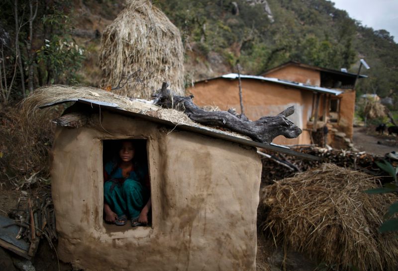 Nepal endurece las medidas contra las &quot;cabañas menstruales&quot; después de varias muertes