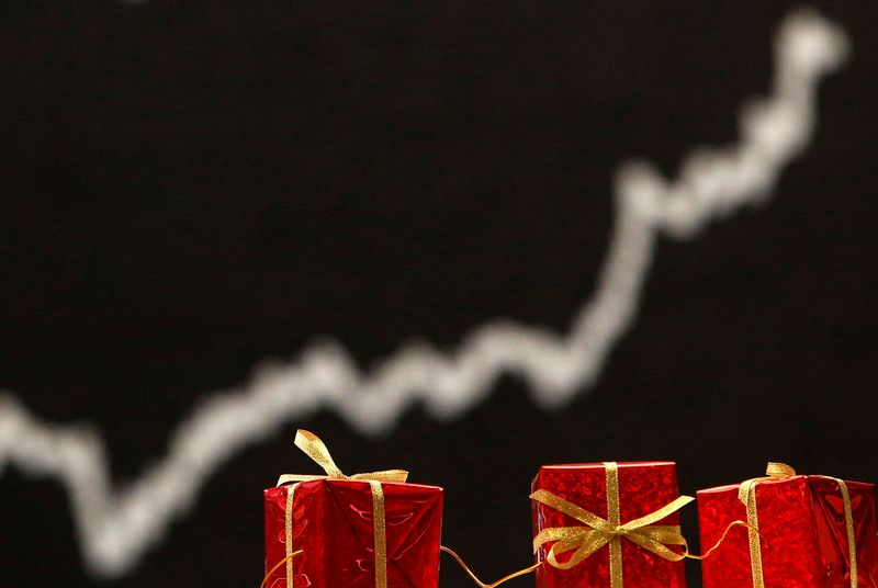 © Reuters. Decoração de Natal na bolsa de valores de Frankfurt, Alemanha