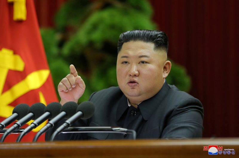 زعيم كوريا الشمالية يعقد اجتماعا عاما للحزب الحاكم قبل انتهاء مهلة في نهاية العام