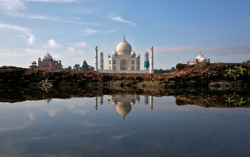 Los turistas se alejan del Taj Mahal y de otras atracciones mientras las protestas estallan en la India