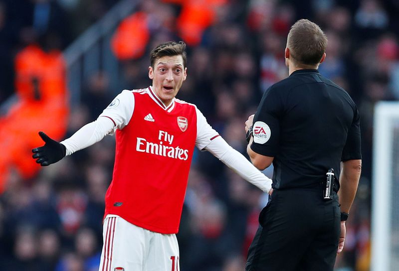 Arsenal boss Arteta gives playmaker Ozil benefit of the doubt