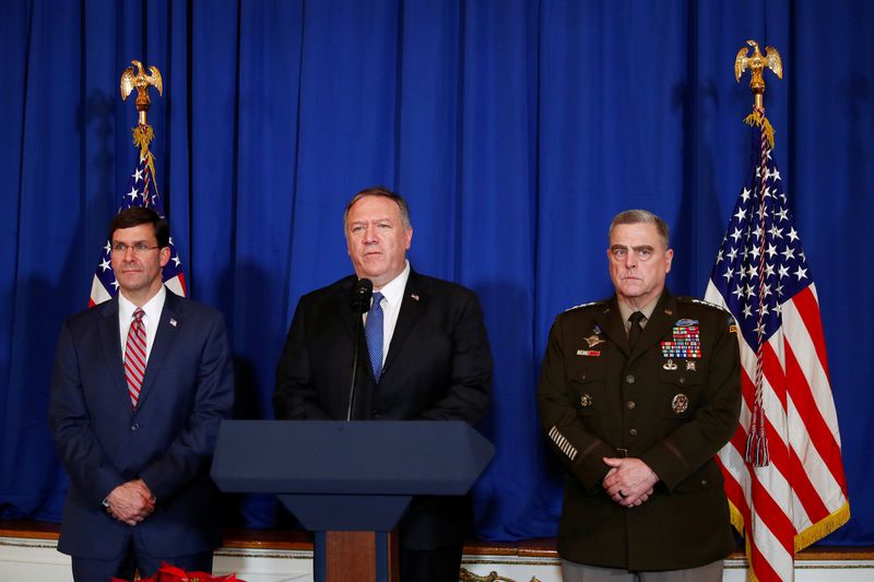 © Reuters. Госсекретарь США Майк Помпео выступает по поводу ударов США в Ираке и Сирии