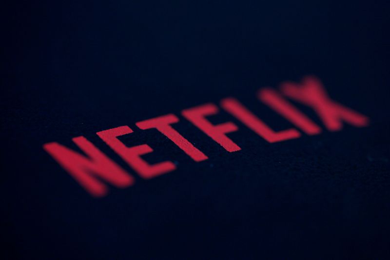 © Reuters. FILE PHOTO: An illustration photo shows the logo of Netflix, the American provider of on-demand internet streaming media, in Paris