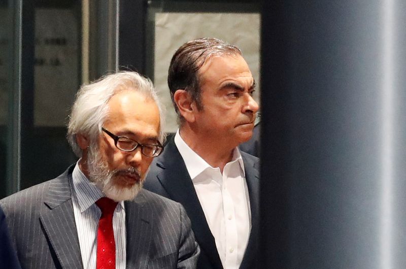 © Reuters. FILE PHOTO: Former Nissan Motor Chariman Carlos Ghosn leaves the Tokyo Detention House