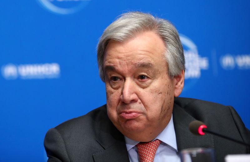 © Reuters. FILE PHOTO: News briefing at the First Global Refugee Forum in Geneva