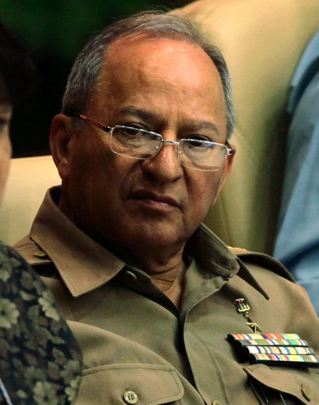 © Reuters. أمريكا تفرض عقوبات على وزير الدفاع الكوبي بسبب دعمه لرئيس فنزويلا