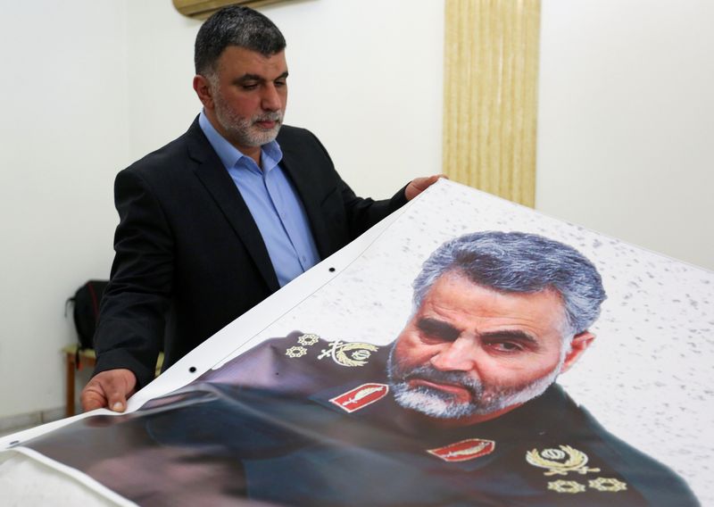 © Reuters. تحليل-اغتيال ثاني أقوى القيادات في إيران يهدد بإشعال المنطقة