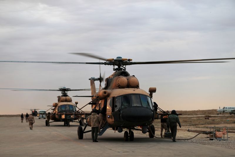 © Reuters. مصدران: لا صحة لتقارير عن هجوم على قاعدة عسكرية أمريكية في العراق