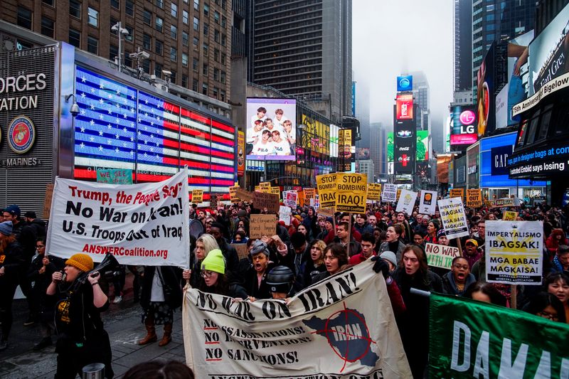 El ataque aéreo en Irak desencadena protestas en varias ciudades de EEUU