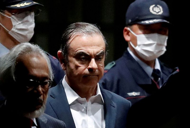 © Reuters. FILE PHOTO: FILE PHOTO: Former Nissan Motor Chariman Carlos Ghosn leaves the Tokyo Detention House