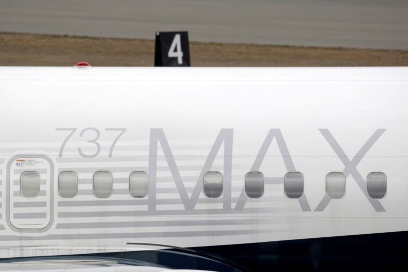 Boeing e FAA analisam problema de fiação em 737 MAX