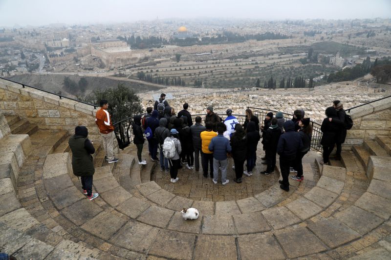 عدد السياح الزائرين لإسرائيل في 2019 يسجل مستوى قياسيا عند 4.55 مليون