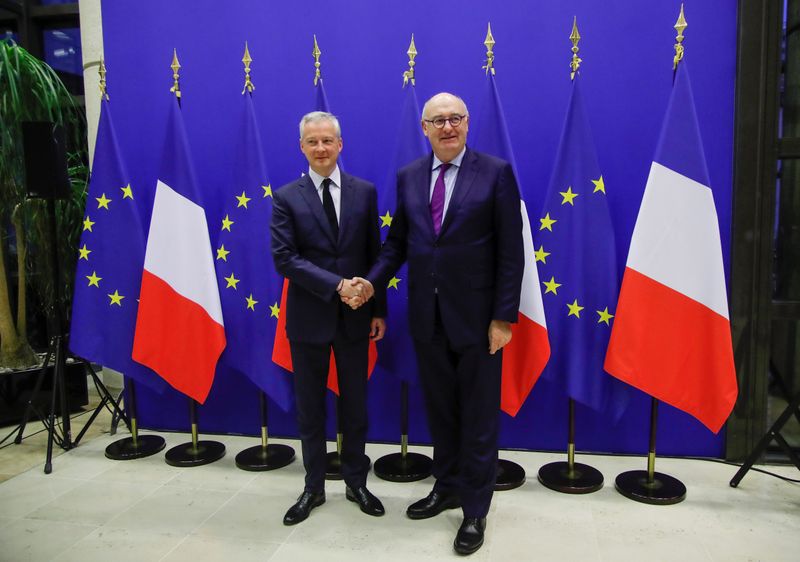 © Reuters. French Finance Minister Bruno Le Maire meets European Trade Commissioner Phil Hogan at the Bercy Finance Ministry in Paris