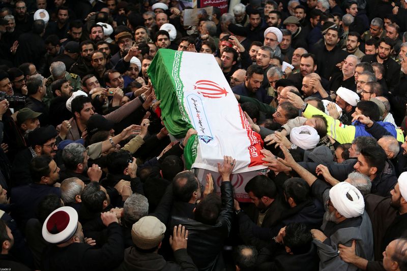 وكالة فارس: مقتل 32 وإصابة نحو 190 خلال تدافع أثناء تشييع سليماني