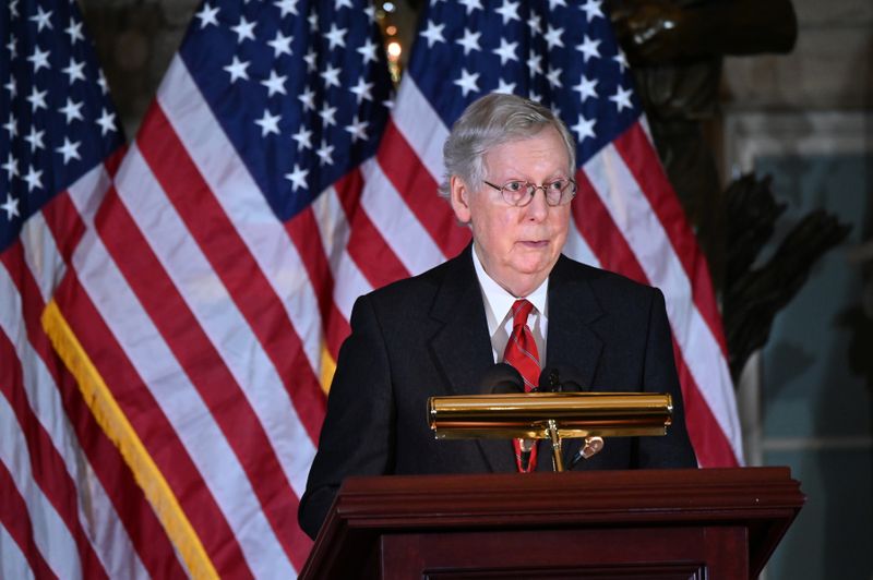 © Reuters. Senate Majority Leader McConnell speaks at the unveiling of the congressional portrait of Former House Speaker Boehner at the U.S. Capitol in Washington