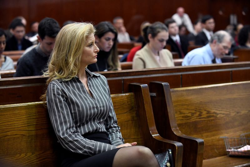 © Reuters. FILE PHOTO: Summer Zervos, a former contestant on The Apprentice, appears in New York State Supreme Court during a hearing on a defamation case against U.S. President Donald Trump in Manhattan, New York.