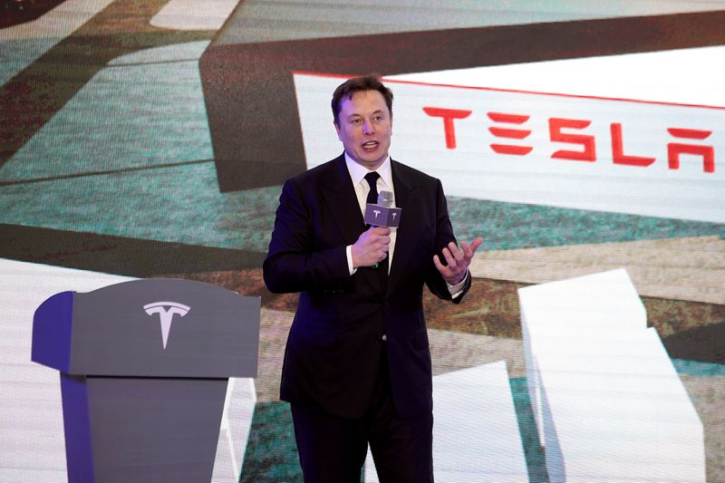 © Reuters. Tesla Inc CEO Elon Musk speaks at an opening ceremony for Tesla China-made Model Y program in Shanghai