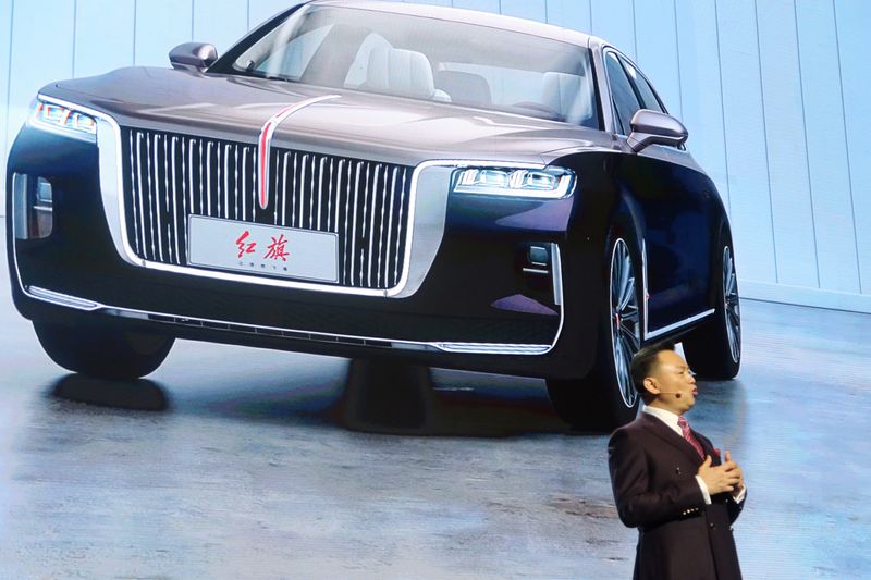 Chairman Mao's favored Red Flag carmaker eyes 1 million customers by 2030