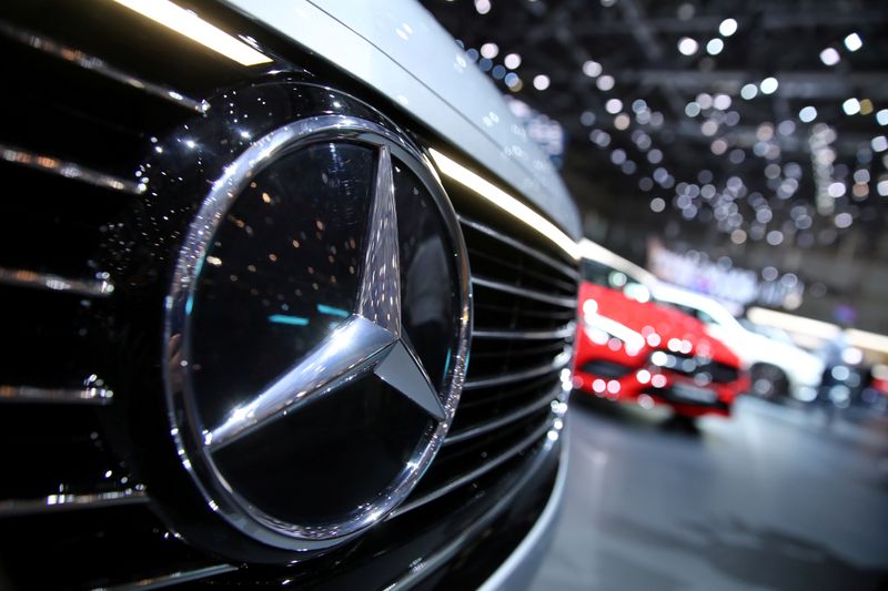 © Reuters. FILE PHOTO: A new Mercedes model at the 89th Geneva International Motor Show