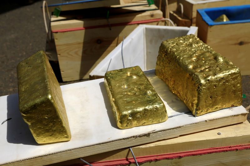 Sudan opens up gold market in bid to raise revenue