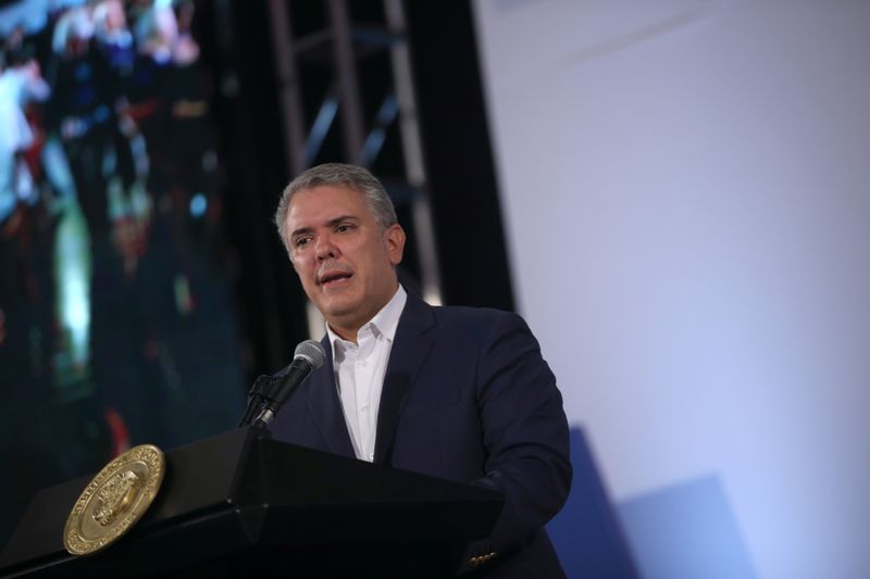 Colômbia erradicou quantidade recorde de campos de coca em 2019, diz presidente