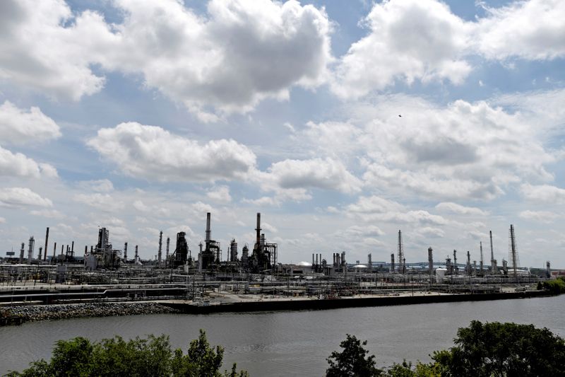 U.S. refinery sales hit the brakes, with 5% of capacity on block