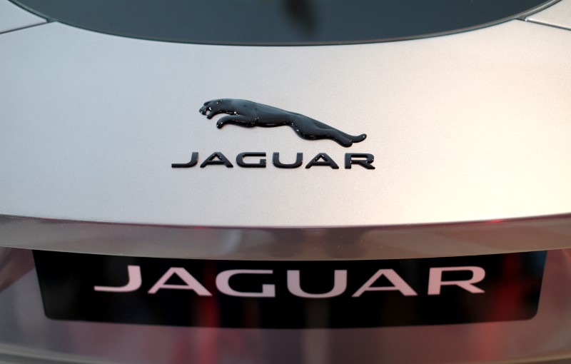 © Reuters. FILE PHOTO: Jaguar Land Rover unveils new Jaguar F-Type model during its world premiere in Munich