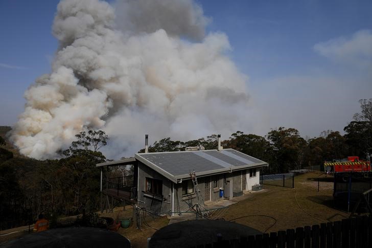 Austrália diz que 250 mil precisam sair de casa por intensificação de incêndios