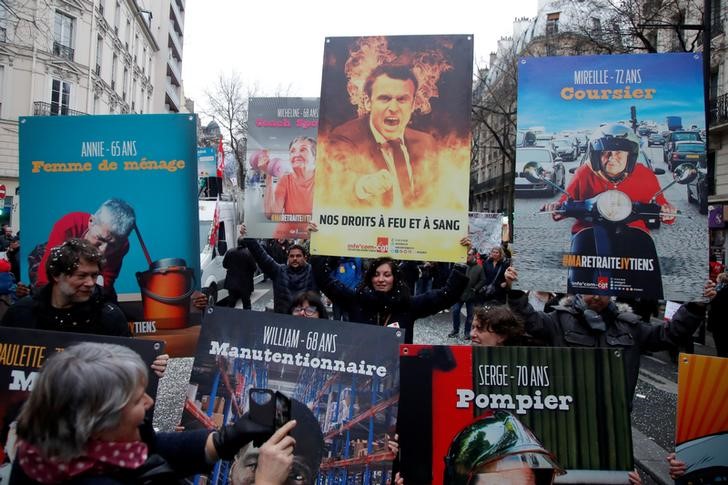 © Reuters. Protesto contra reforma da Previdência em Paris