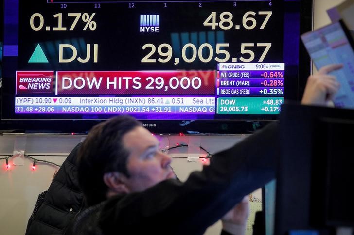 Borsa Usa, Dow Jones supera 29.000, investitori ignorano dati occupati