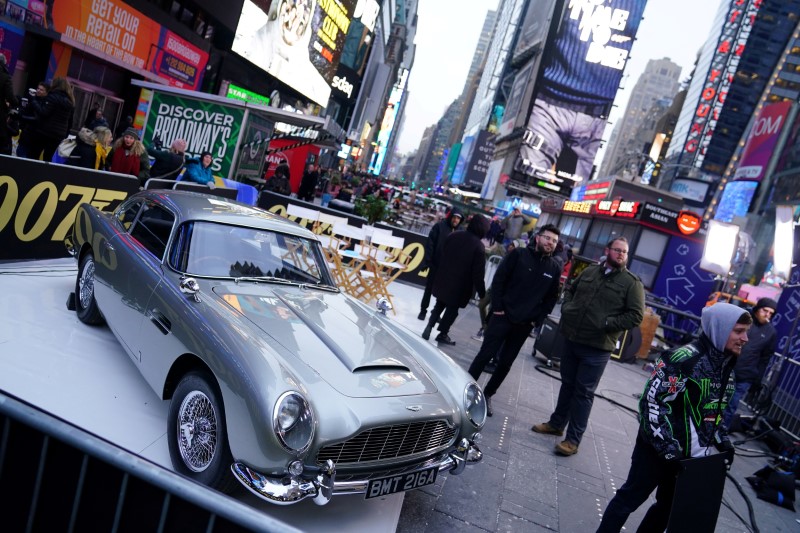© Reuters. FILE PHOTO: An Aston Martin DB5 is pictured during a promotion in Times Square for the James Bond movie "No Time to Die" in New York City, US