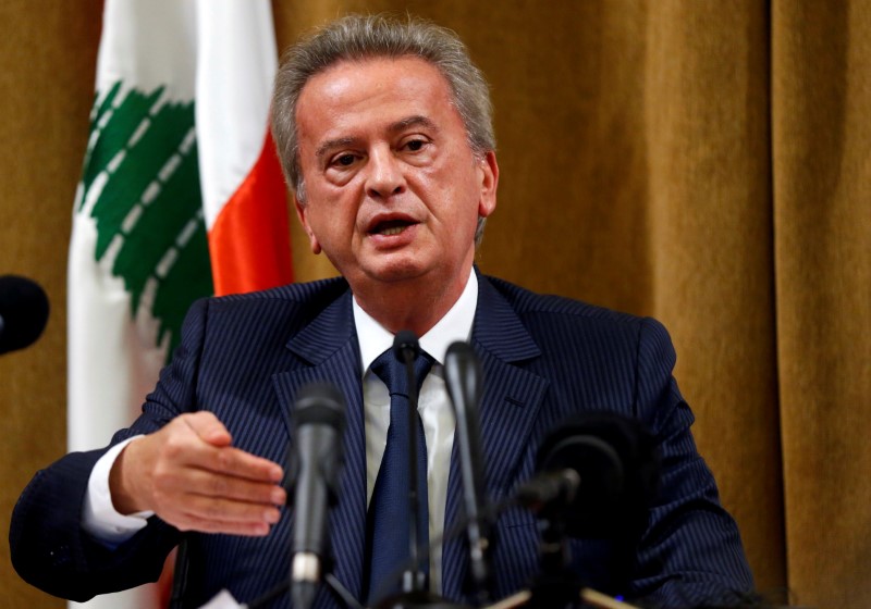© Reuters. FILE PHOTO: Lebanon's Central Bank Governor Riad Salameh speaks during a news conference at Central Bank in Beirut