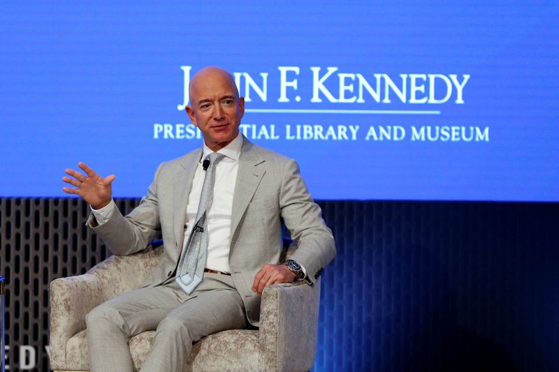Amazon boss Jeff Bezos arrives in India as local traders plan protests