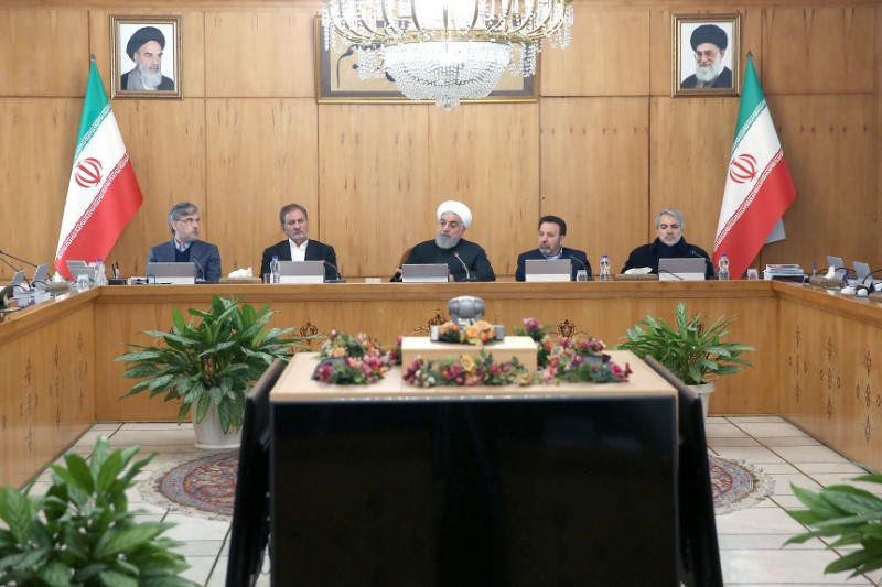© Reuters. Iranian President Hassan Rouhani speaks during the cabinet meeting in Tehran