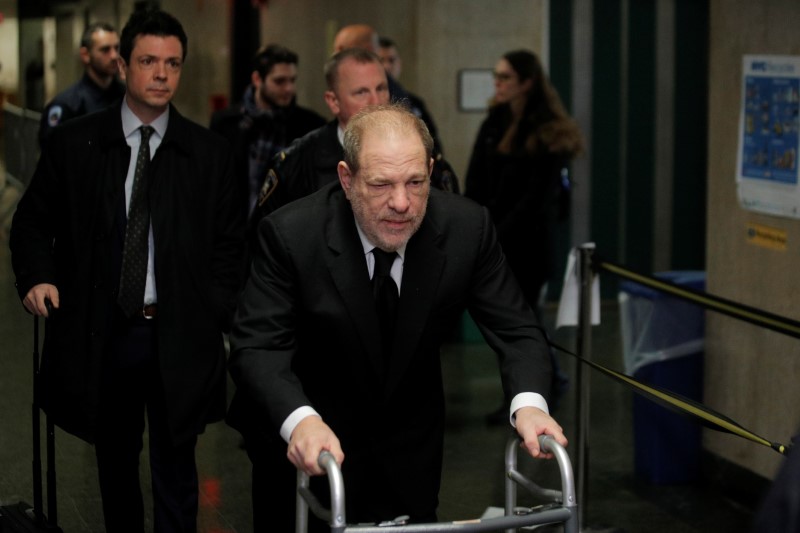© Reuters. Film producer Harvey Weinstein arrives at New York Criminal Court for his sexual assault trial in New York