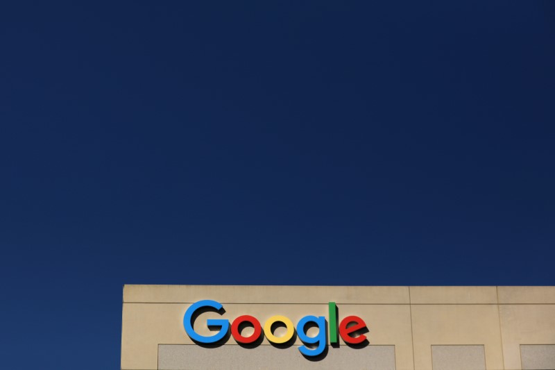 © Reuters. FILE PHOTO: Google logo on office building in Irvine, California