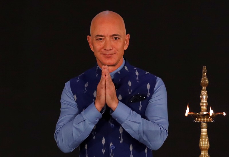 © Reuters. Jeff Bezos, founder of Amazon, attends a company event in New Delhi
