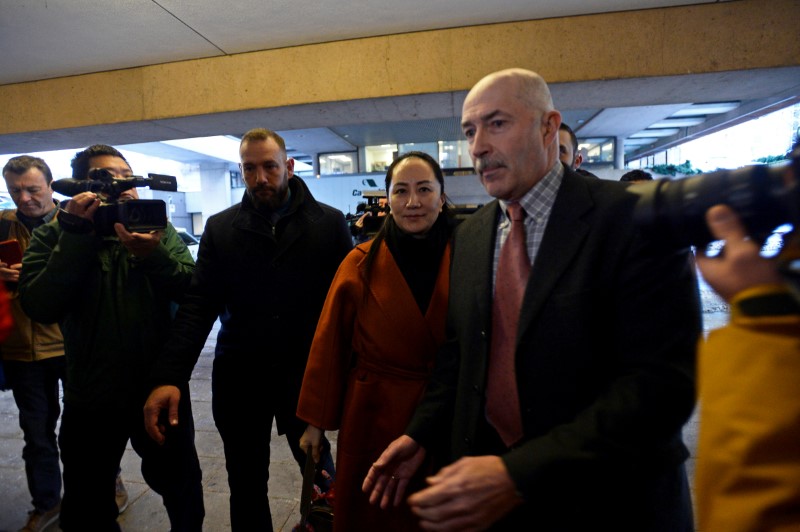 © Reuters. Huawei Chief Financial Officer Meng Wanzhou arrives at B.C. Supreme Court to attend a case management conference in Vancouver