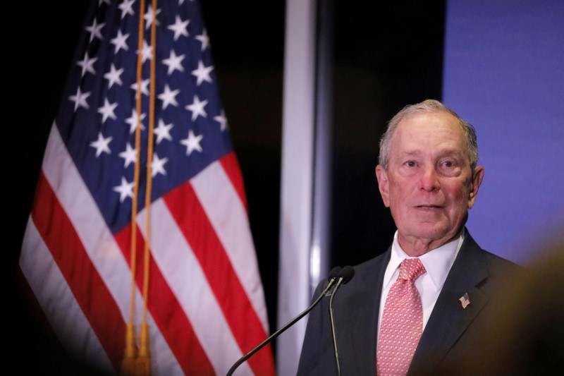 © Reuters. FILE PHOTO: Democratic U.S. presidential candidate Michael Bloomberg delivers remarks where he was honored by the Iron Hills Civic Association at the Richmond County Country Club in Staten Island, New York